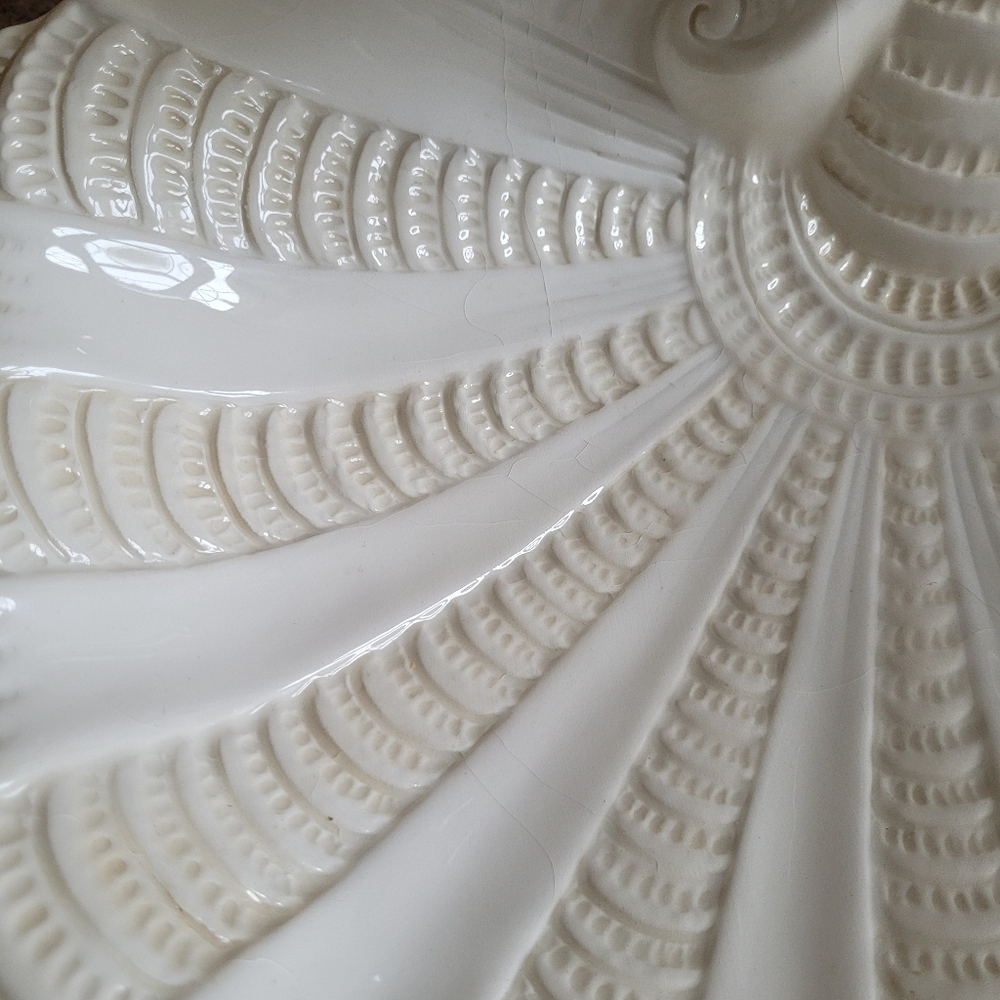 Lenox BUTLER'S PANTRY 2-Tier Embossed Seashell Design Server - Picture 9 of 10